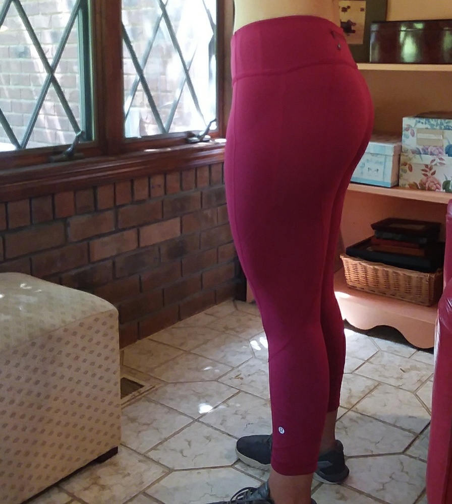 Lululemon Pace Rival Crops - Picture 3 of 5